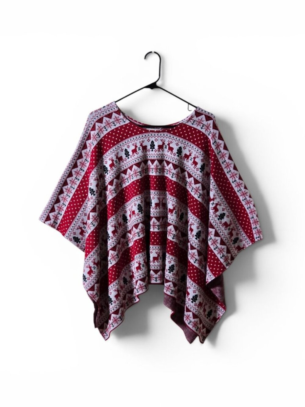 Demdaco Christmas Poncho Red Fair Isle Reindeer Snowflake Holiday Knit One Size